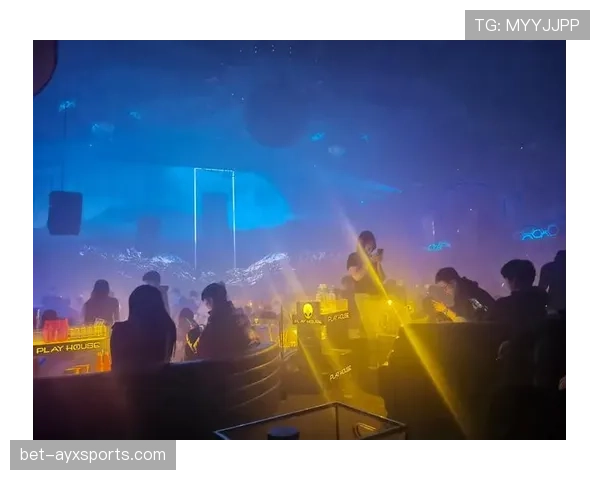 李梦训练完直接拎爱马仕去夜店,这姐的日常比偶像剧还敢拍 李梦训练完直接拎爱马仕去夜店,这姐的日常比偶像剧还敢拍